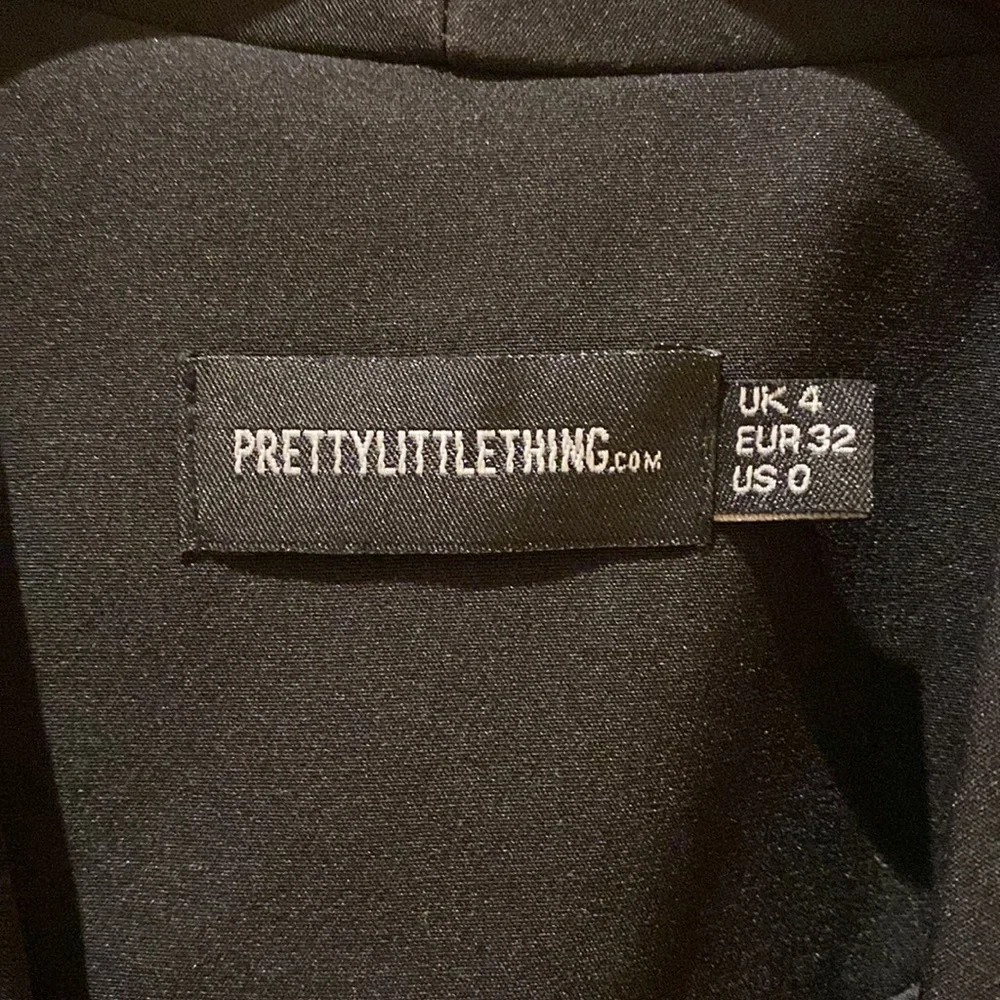 Pretty Little Thing Blazer Dress - Picture 8 of 8